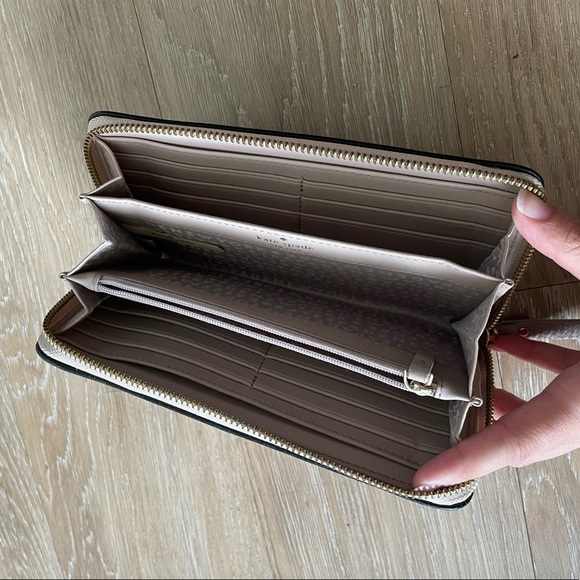 Kate Spade Large Tote Purse w/ Matching Wallet - Picture 6 of 8